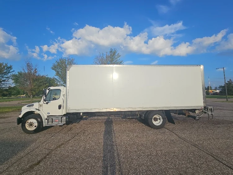 2022 Freightliner eM2 in Chicago (Melrose Park), IL — photo 4