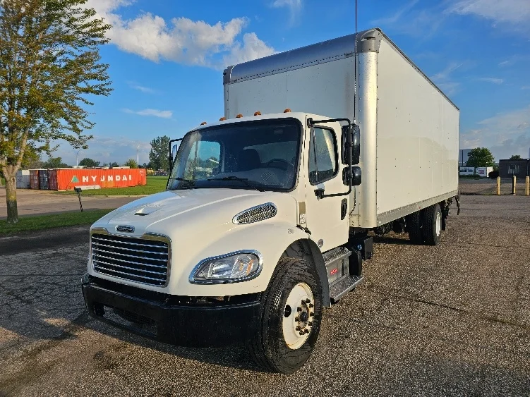 2022 Freightliner eM2 in Chicago (Melrose Park), IL — photo 3