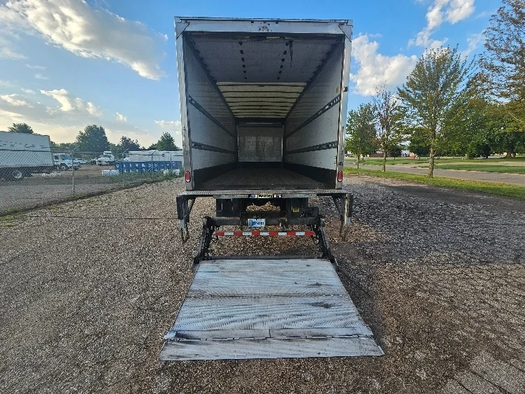 2022 Freightliner eM2 in Chicago (Melrose Park), IL — photo 9