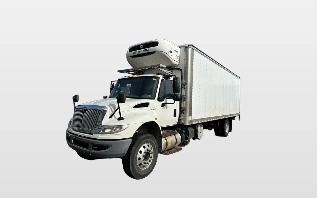 2016 International 4300 - image 1