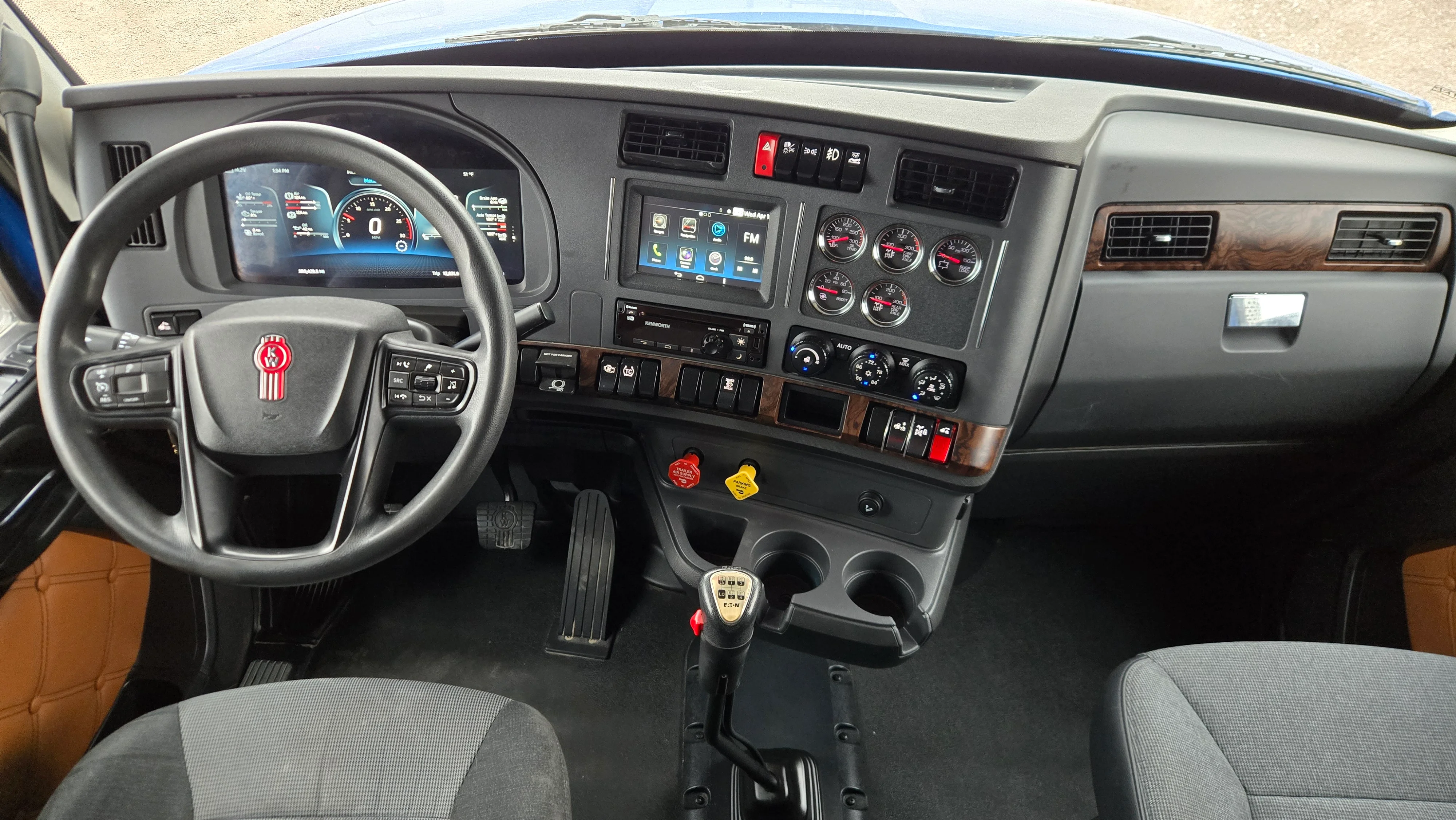 2023 Kenworth T880 - image 9
