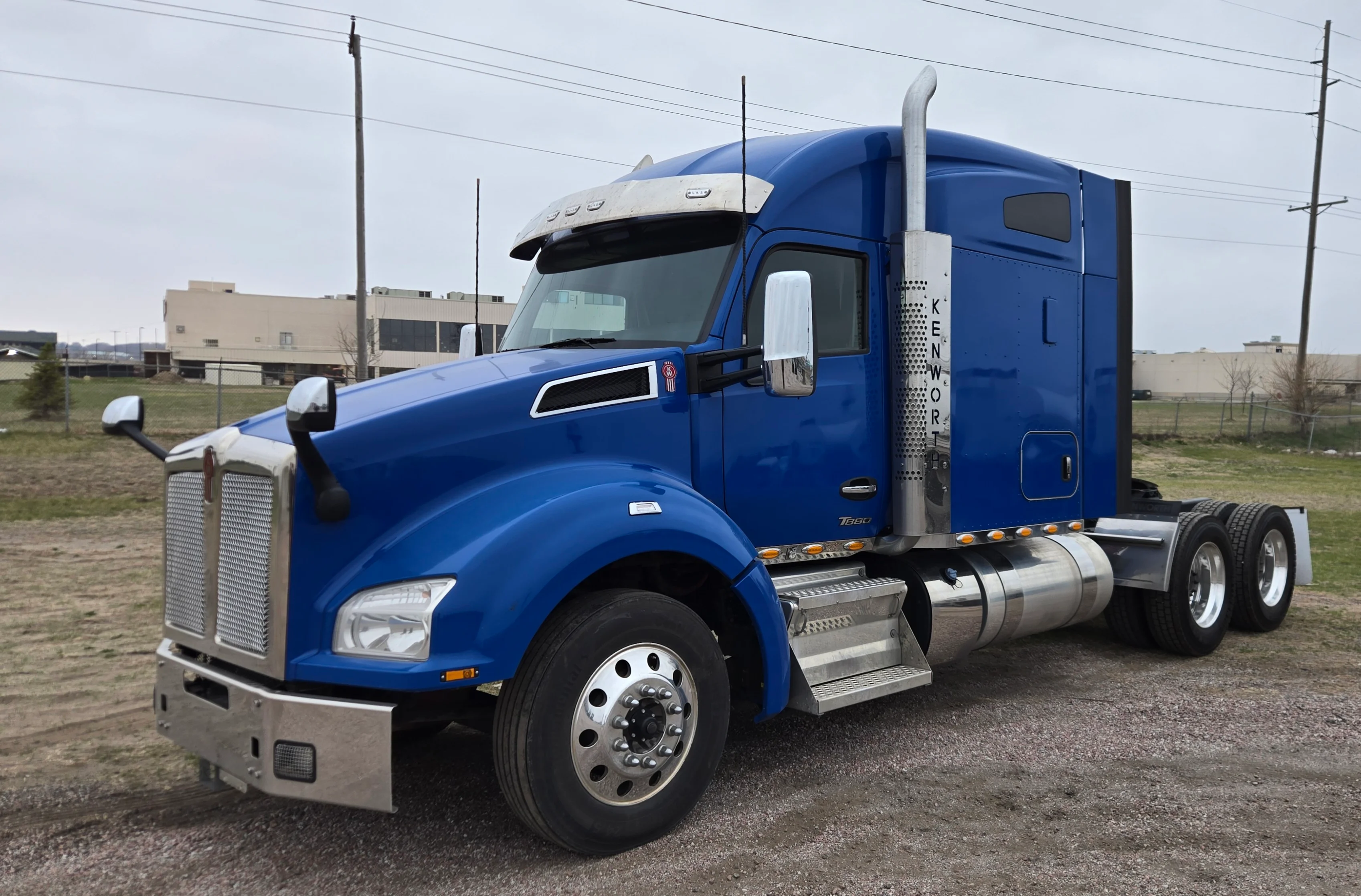 2023 Kenworth T880 in DES MOINES, IA