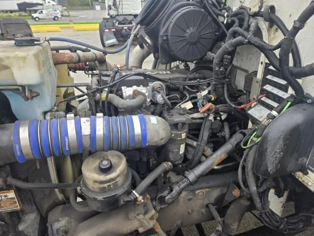 2018 Peterbilt 337 — photo 14