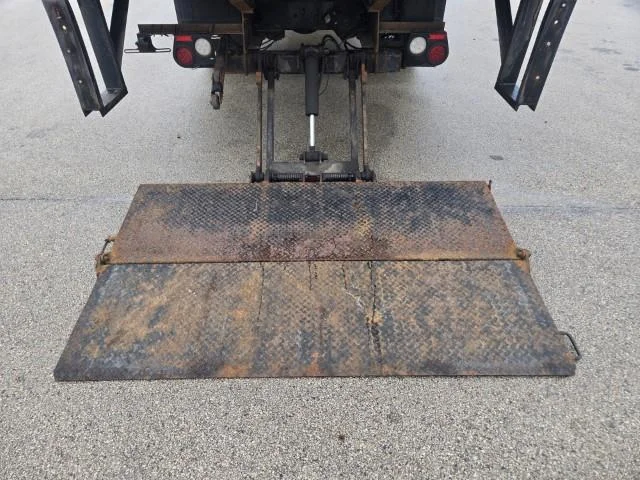 2018 Peterbilt 337 — photo 12