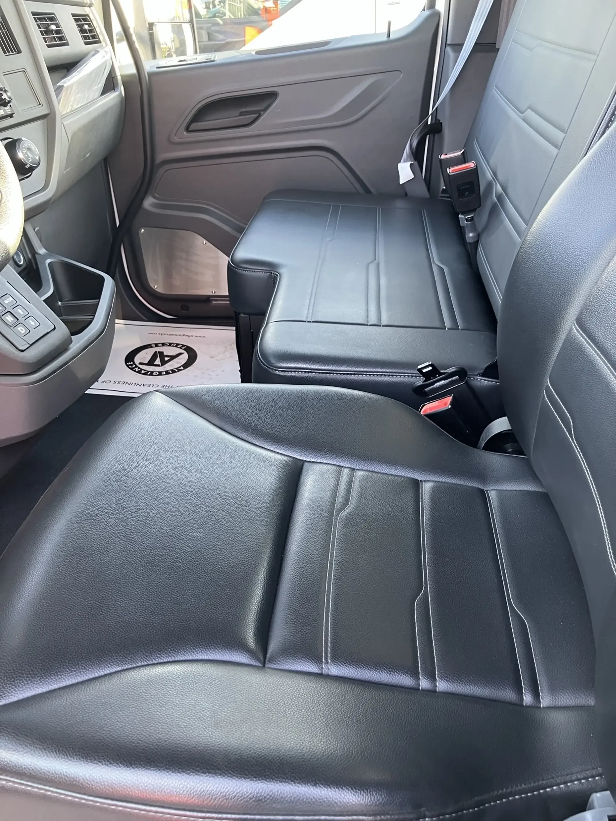 2025 Peterbilt 536 - image 14