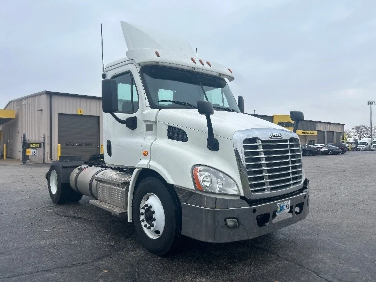 2020 Freightliner Cascadia in Elkhart, IN