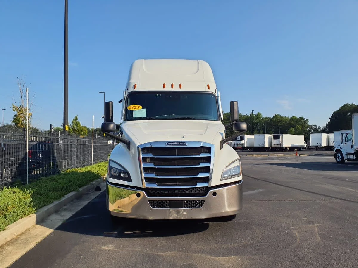 2023 Freightliner Cascadia in Atlanta, GA — photo 2