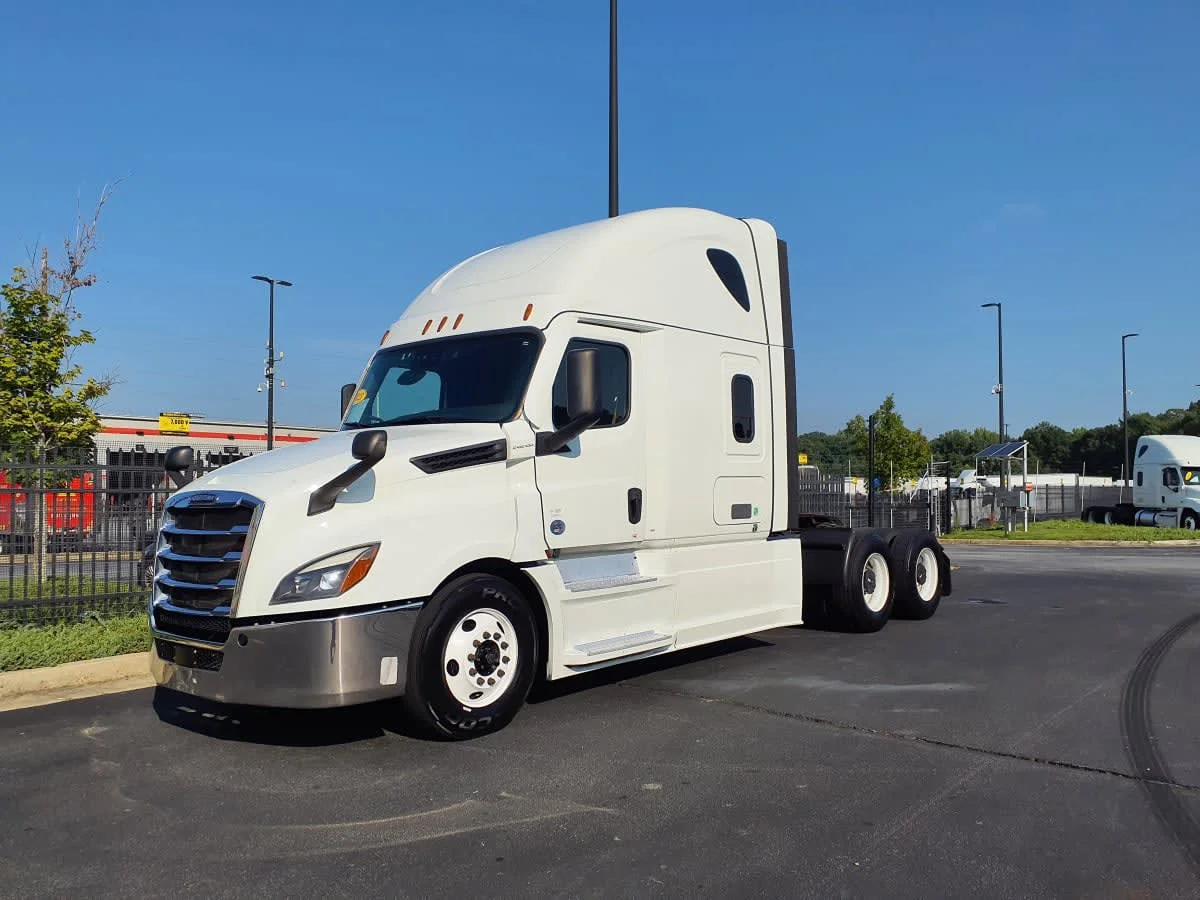 2023 Freightliner Cascadia in Atlanta, GA — photo 3