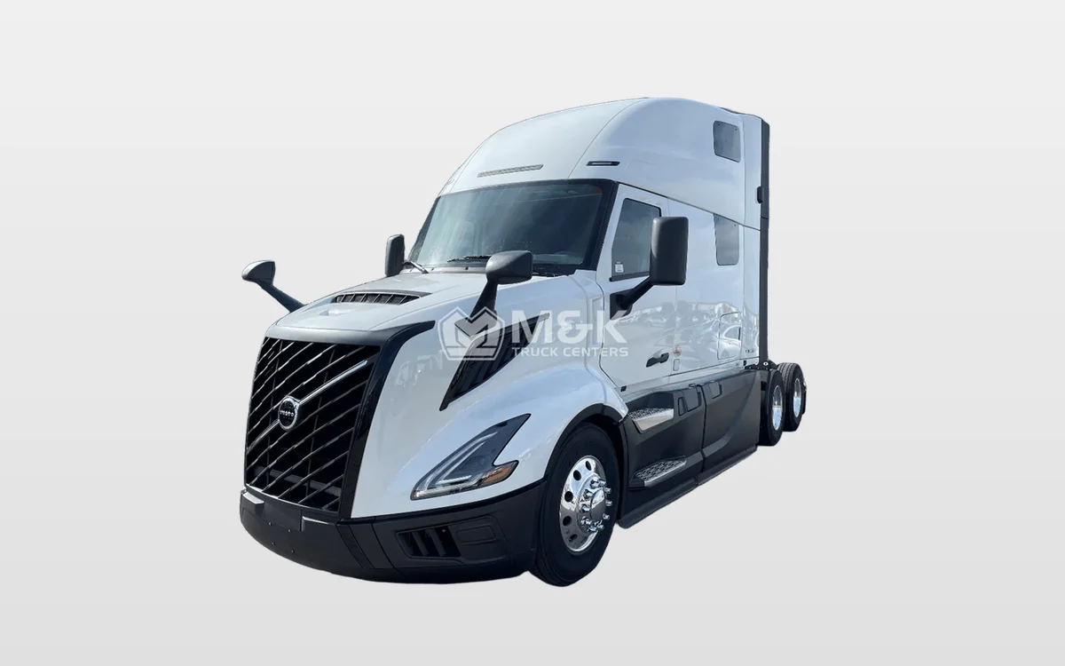 2025 Volvo - image 1