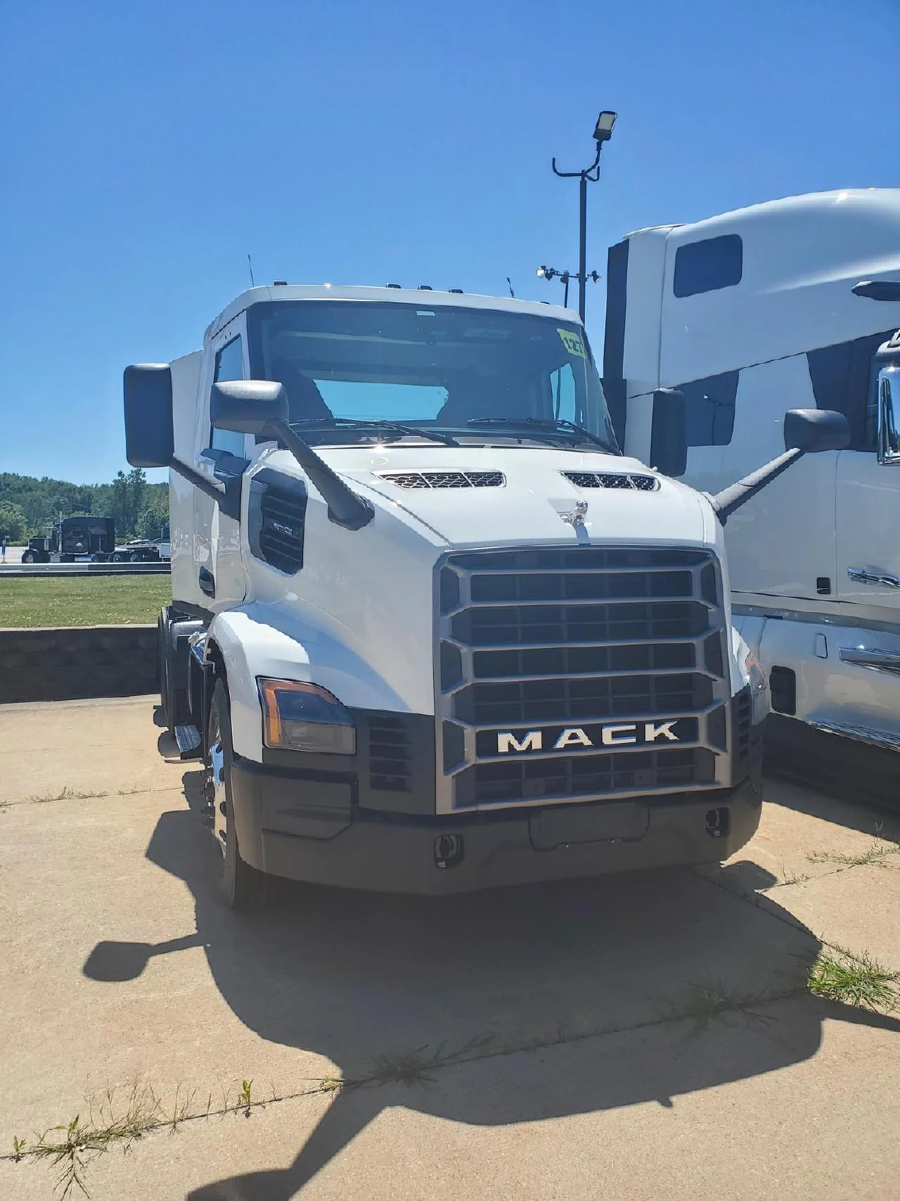 2026 Mack Anthem in Erie, PA — photo 2