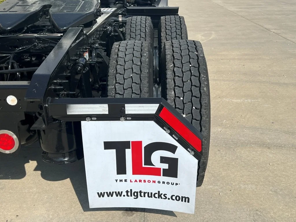 2021 Freightliner Cascadia - image 8