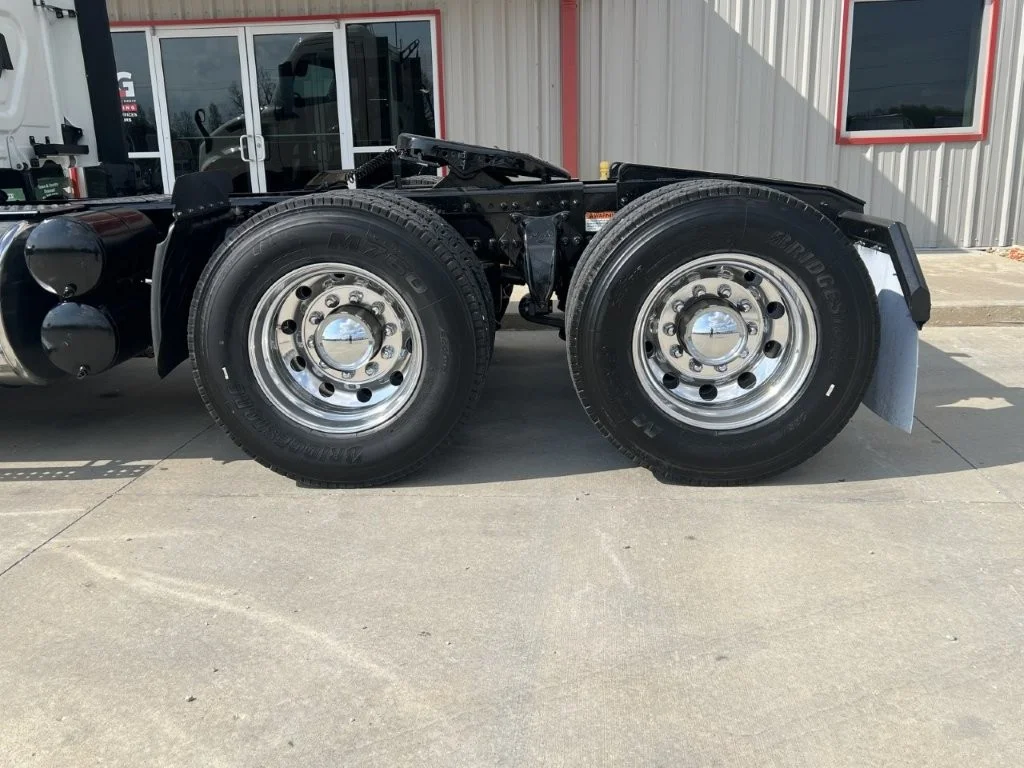 2021 Freightliner Cascadia - image 12