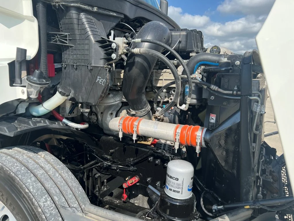 2021 Freightliner Cascadia - image 10