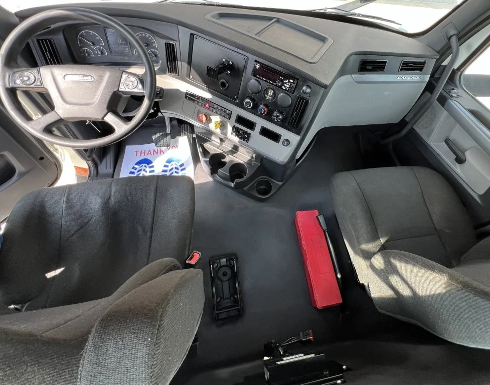 2021 Freightliner Cascadia - image 15