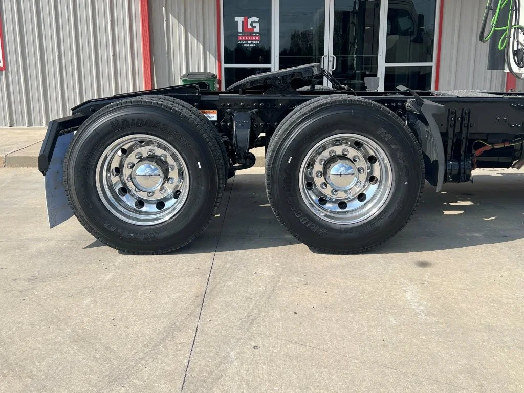 2021 Freightliner Cascadia - image 7