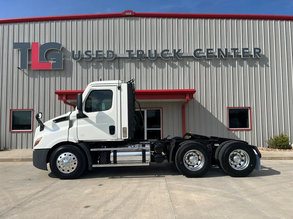 2021 Freightliner Cascadia - image 5