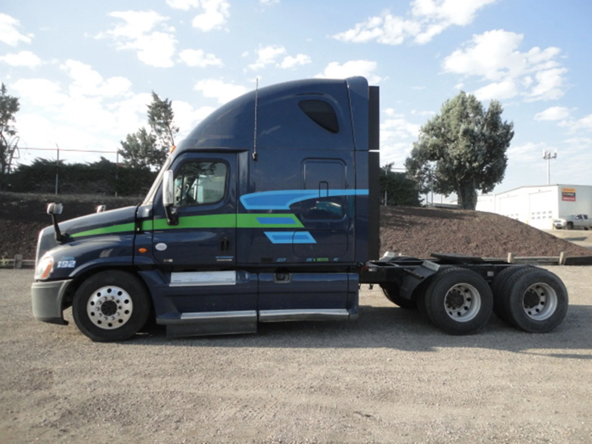 2011 Freightliner Cascadia in Boise, ID — photo 2