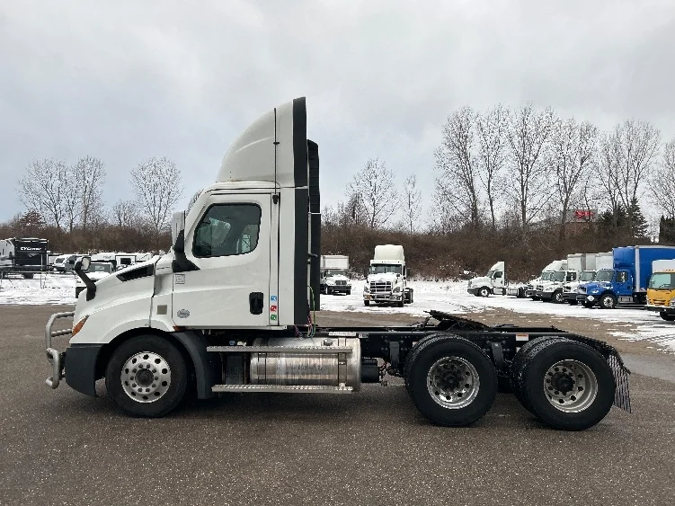2022 Freightliner in Akron, OH — photo 4