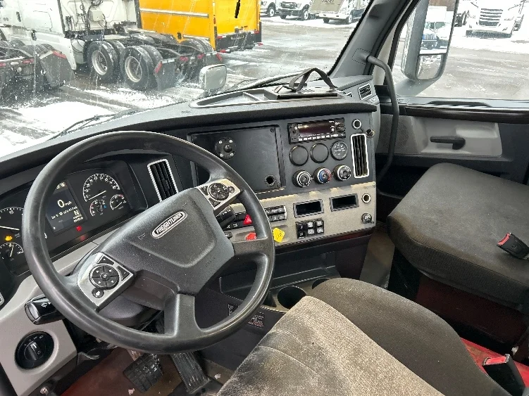 2022 Freightliner in Akron, OH — photo 10