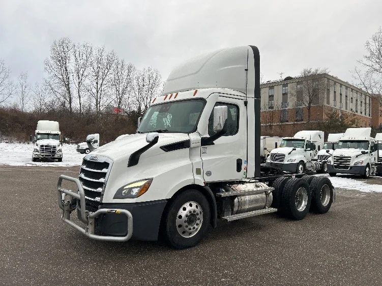 2022 Freightliner in Akron, OH — photo 3