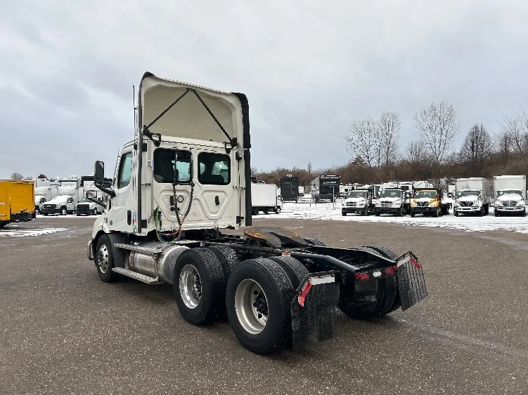 2022 Freightliner in Akron, OH — photo 5