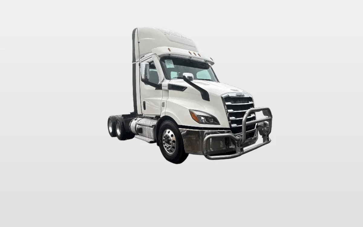 2021 Freightliner Cascadia - image 1