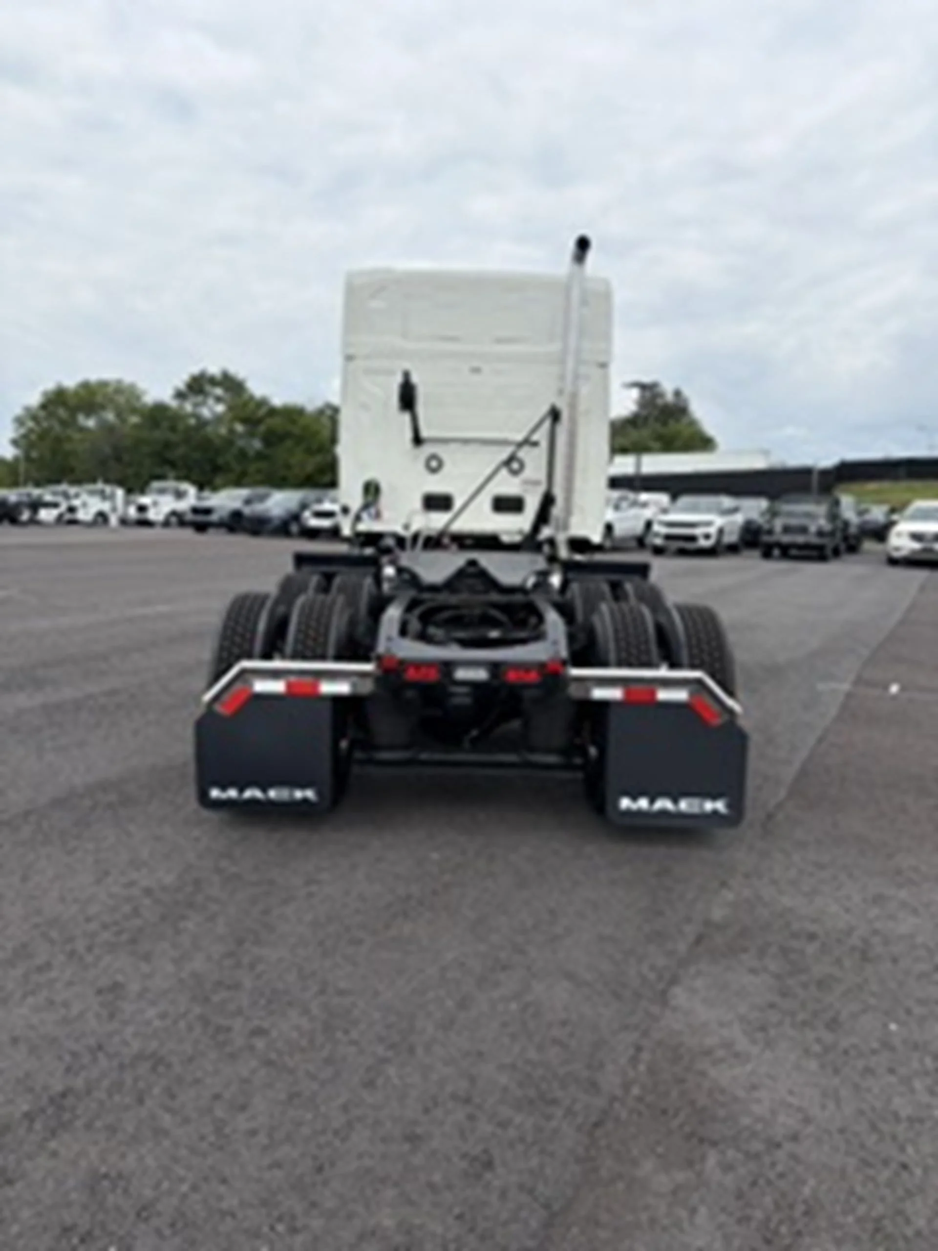2027 Mack Anthem in Souderton, PA — photo 3