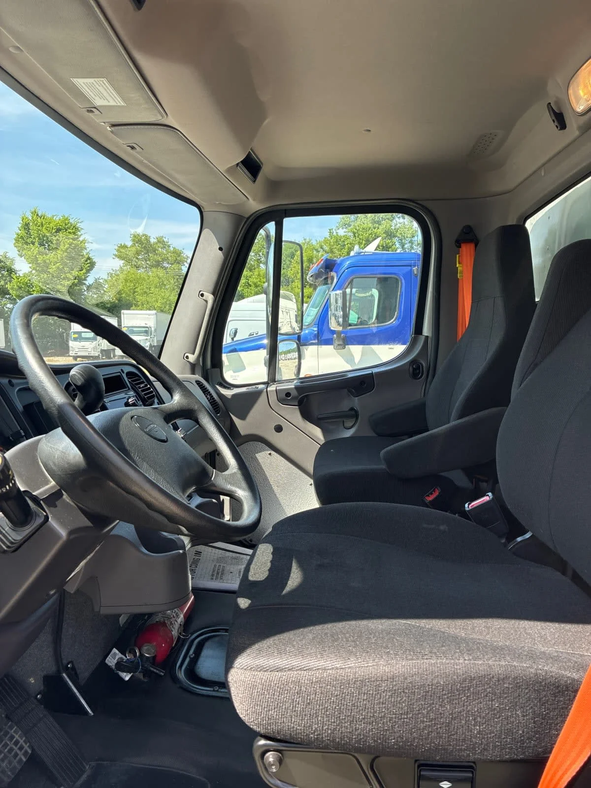 2020 Freightliner M2 106 in West Chester, OH — photo 7