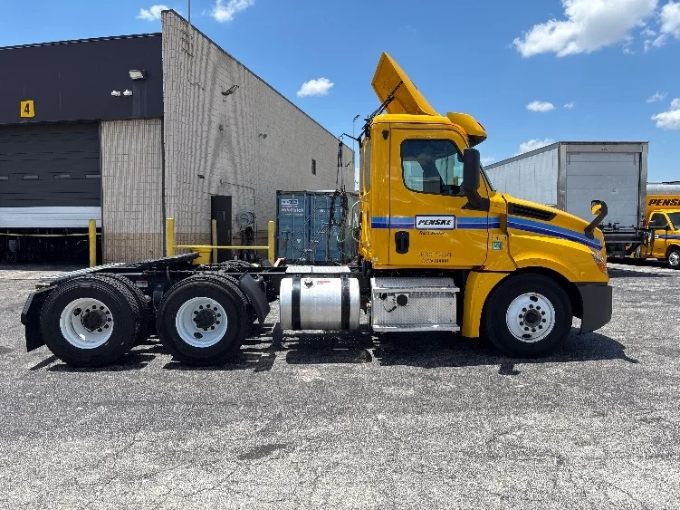 2019 Freightliner Cascadia in Orlando, FL — photo 8