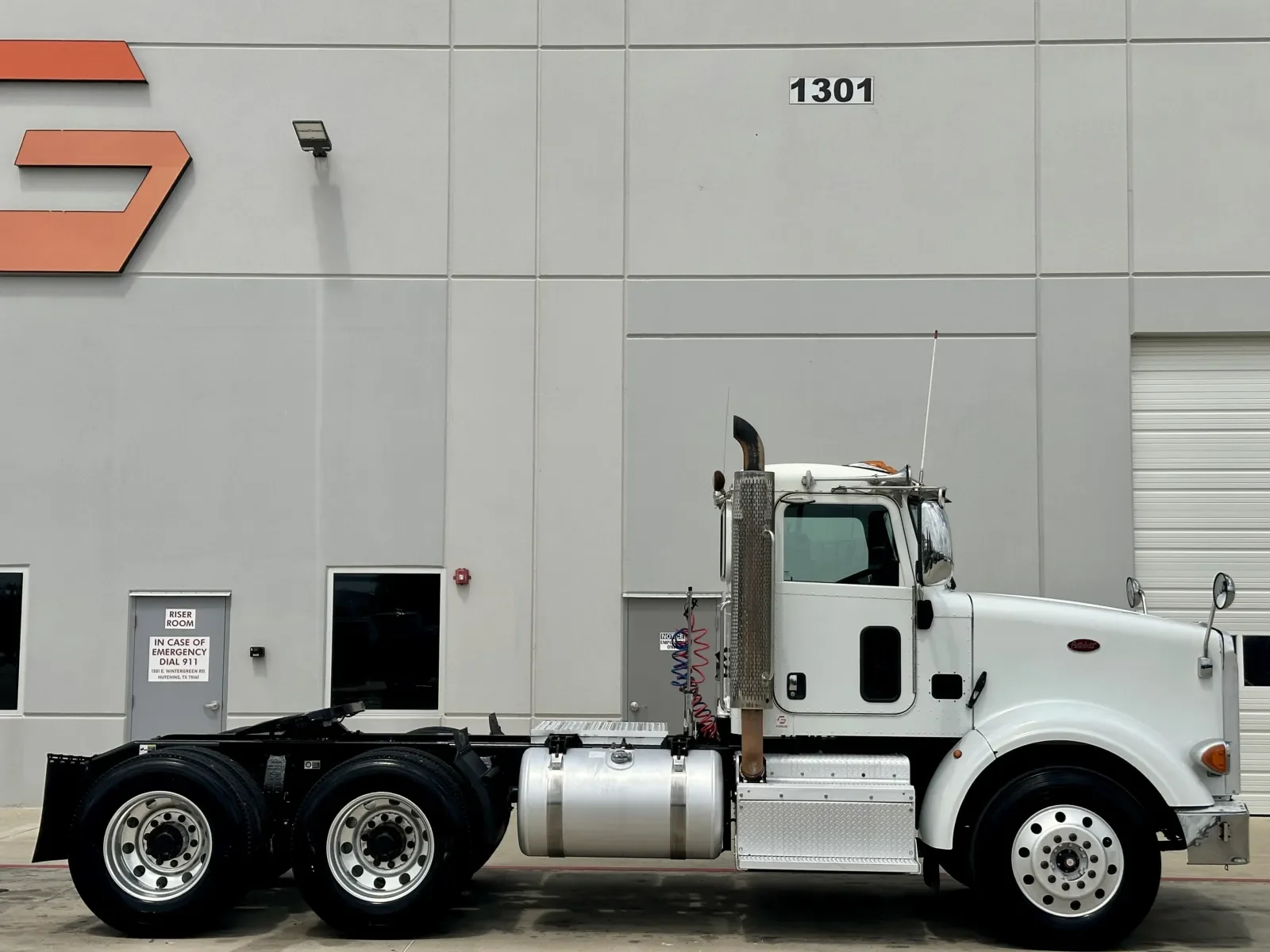 2013 Peterbilt 367 in Hutchins, TX — photo 3