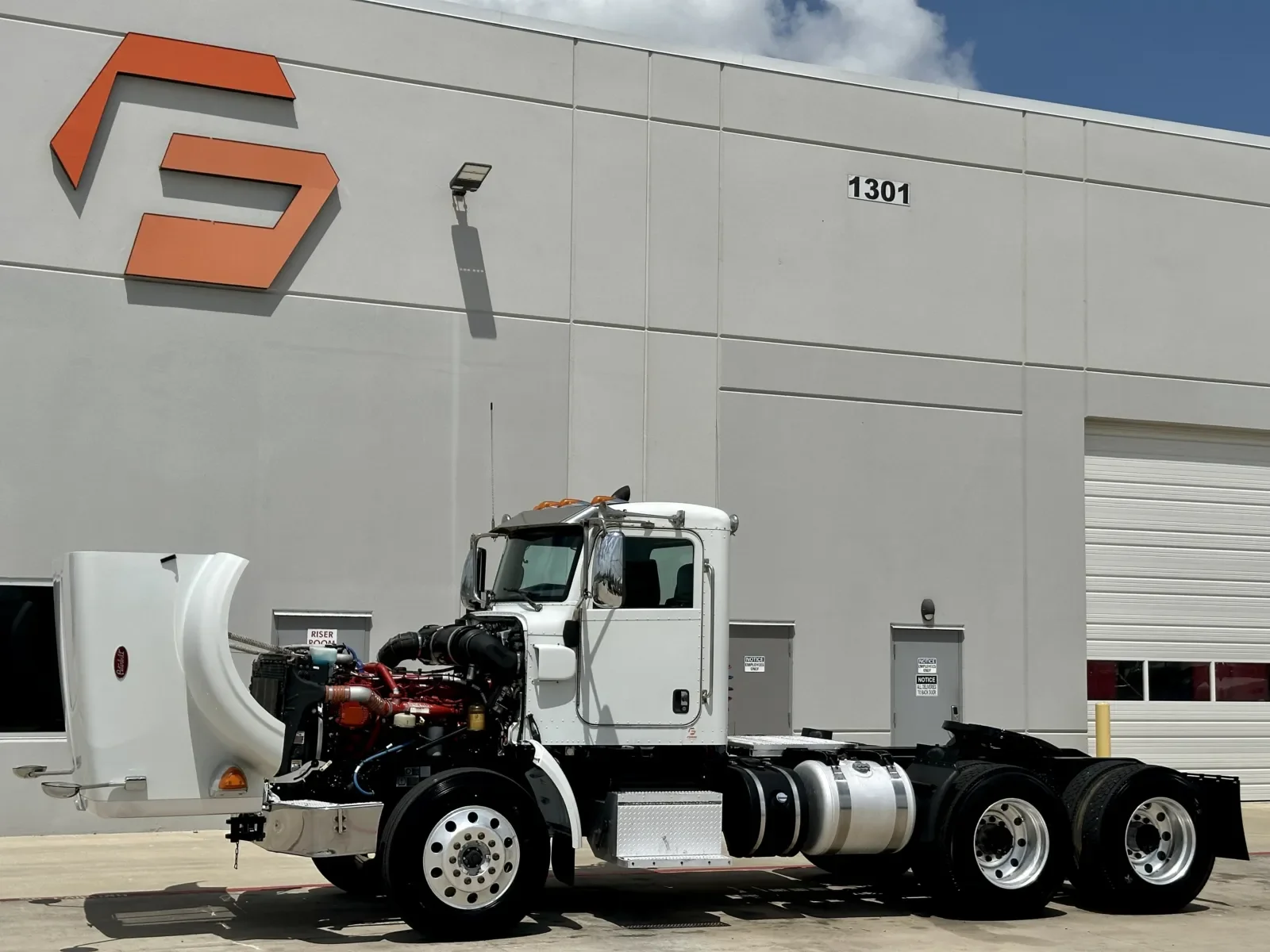 2013 Peterbilt 367 in Hutchins, TX — photo 10