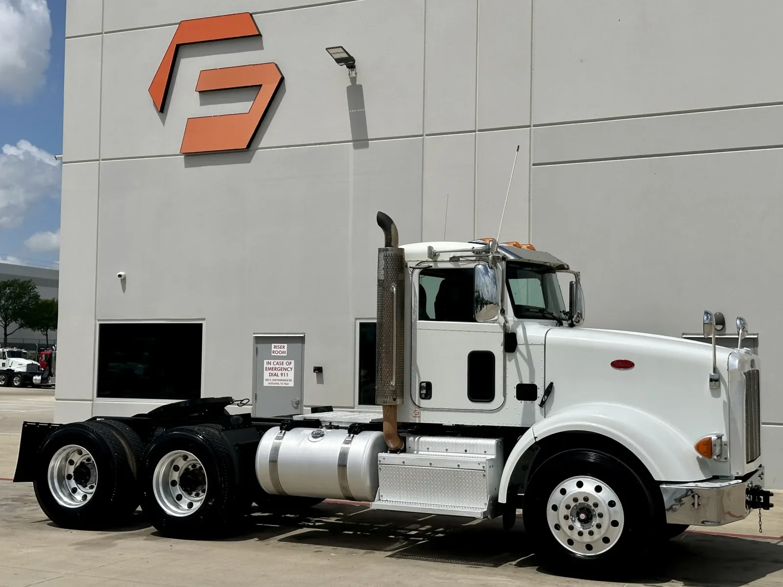 2013 Peterbilt 367 in Hutchins, TX