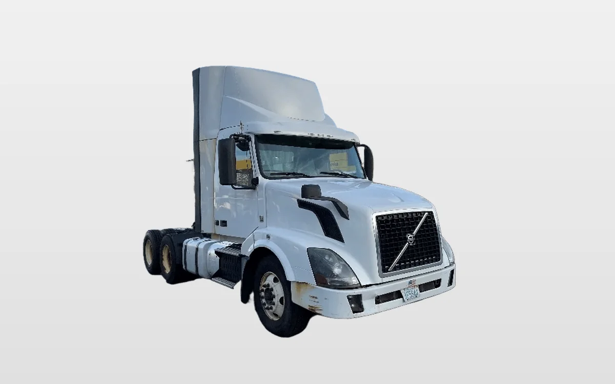 2015 Volvo - image 1