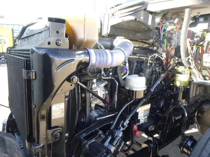 2019 Peterbilt 579 - image 17