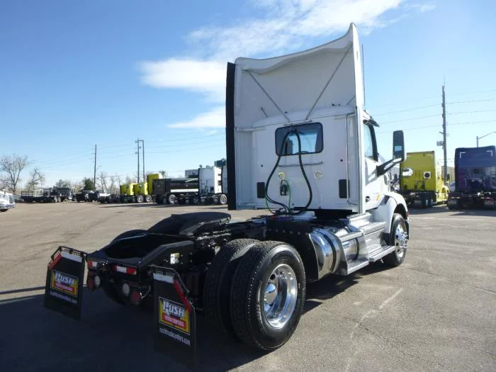 2019 Peterbilt 579 - image 6