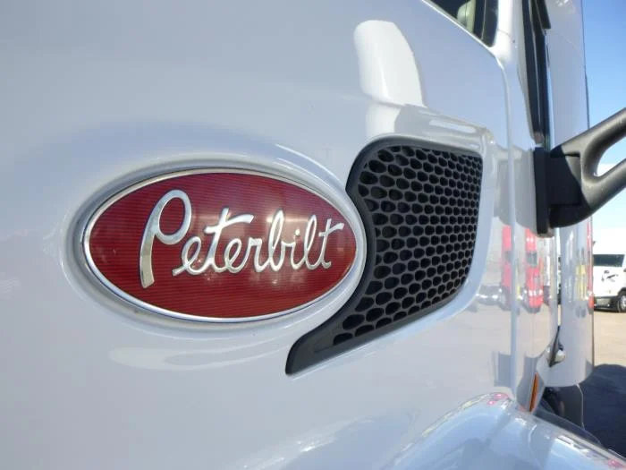 2019 Peterbilt 579 - image 11