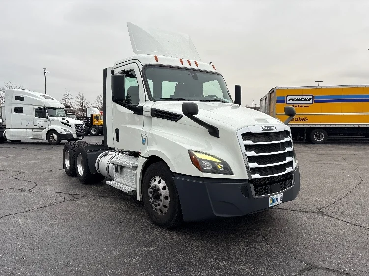 2020 Freightliner Cascadia in Sturtevant, WI