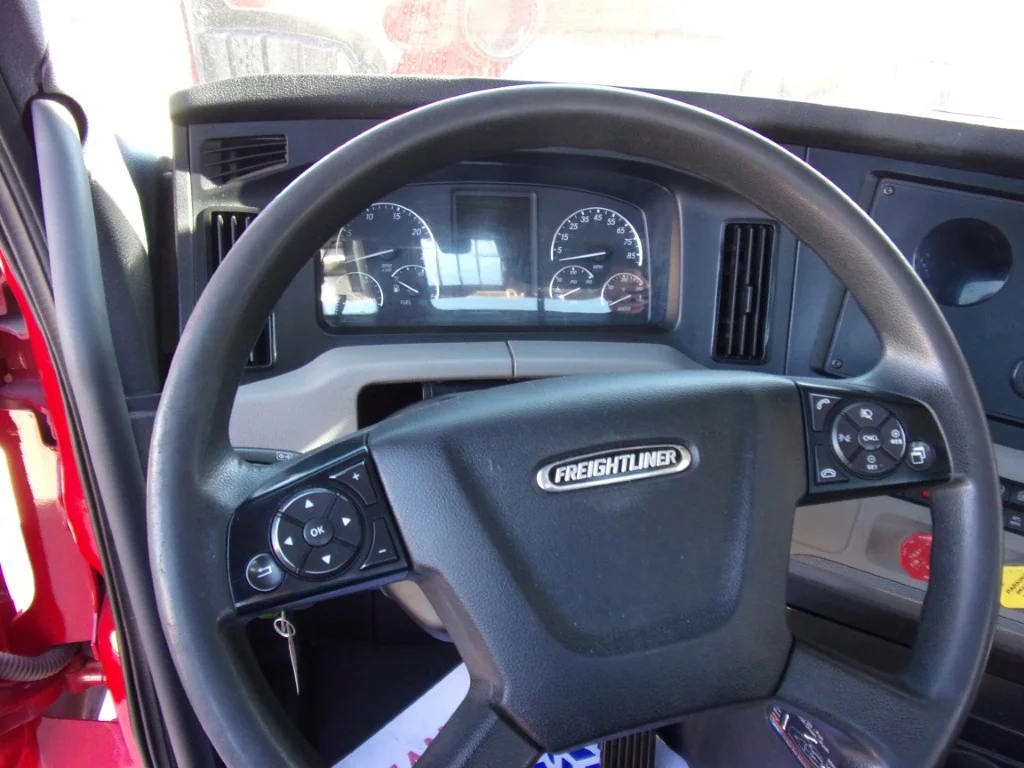 2021 Freightliner Cascadia - image 15