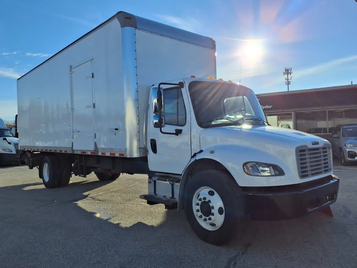 2019 Freightliner M2 106 in Warwick, RI — photo 3
