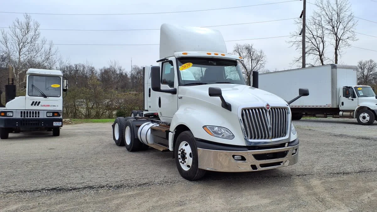 2020 International LT in West Chester, OH — photo 3