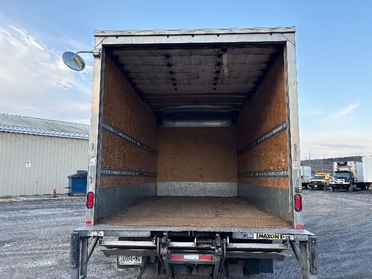 2022 Isuzu NPR - image 8