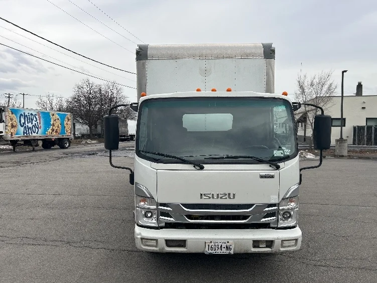 2022 Isuzu NPR - image 2