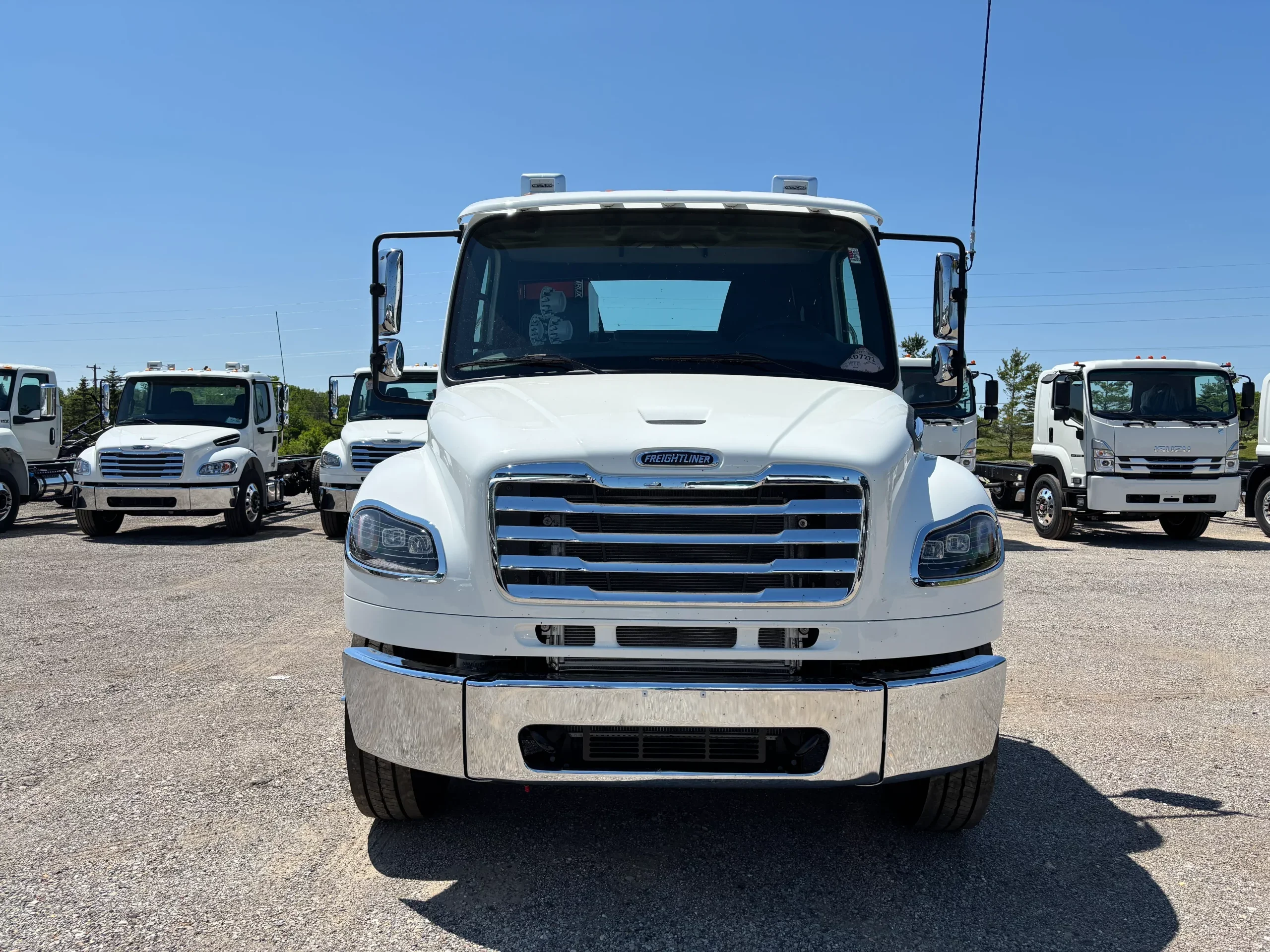 2027 Freightliner eM2 — photo 2