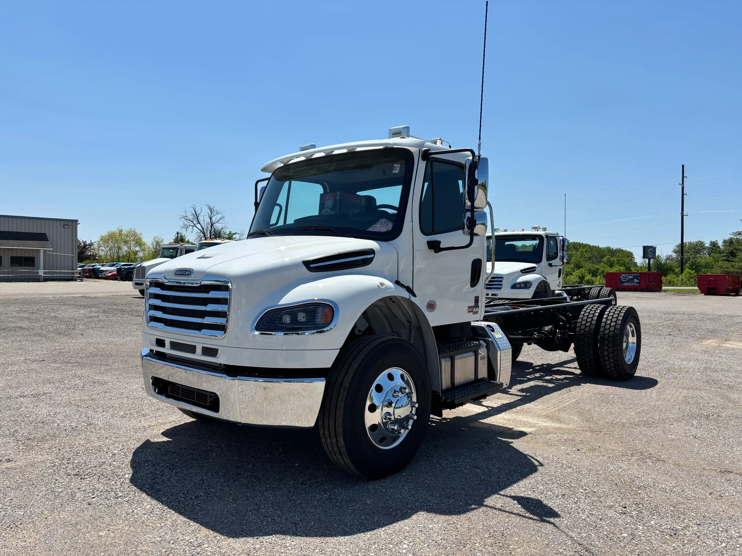 2027 Freightliner eM2 — photo 3