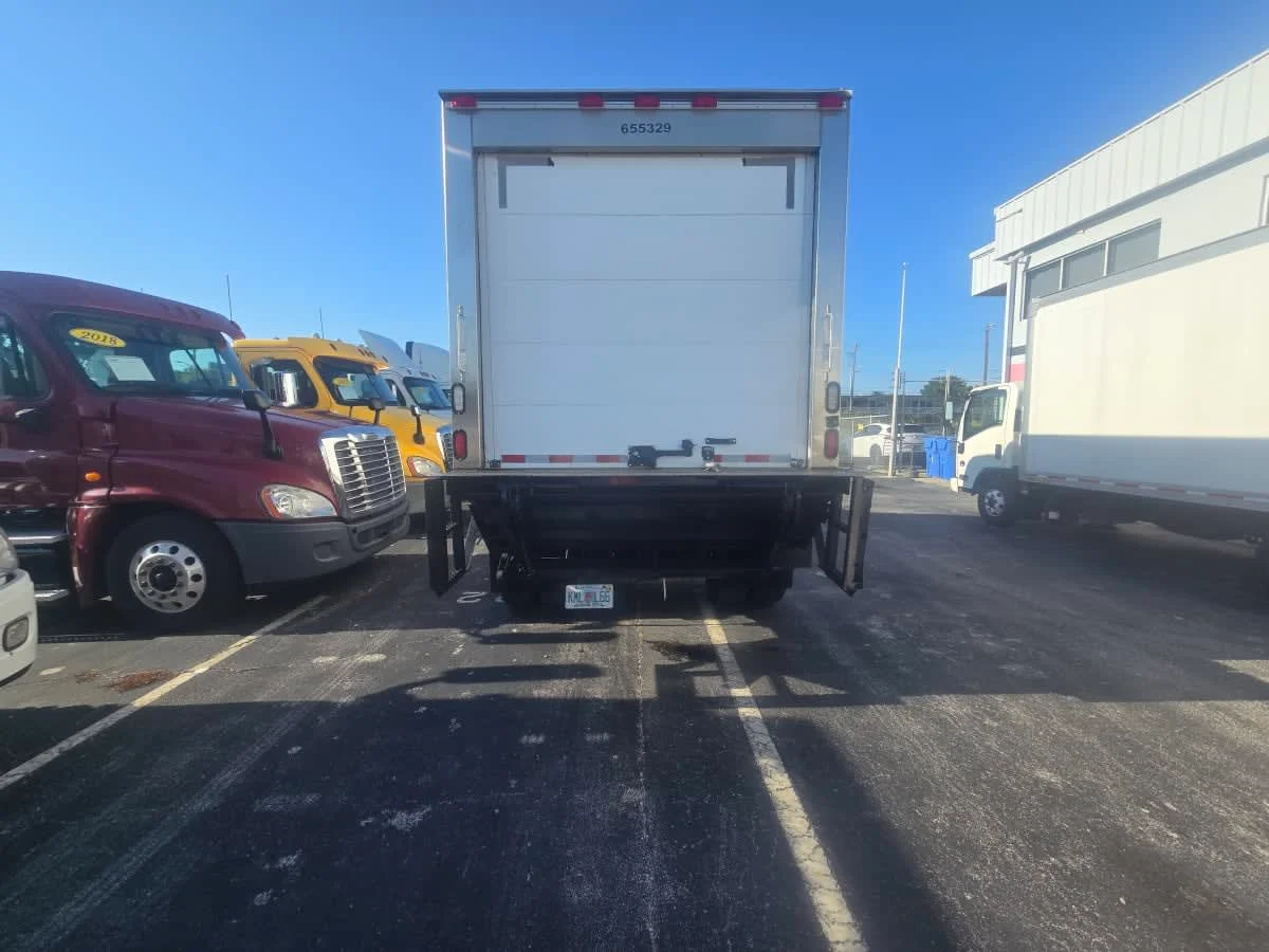 2016 Freightliner M2 106 in Tampa, FL — photo 5