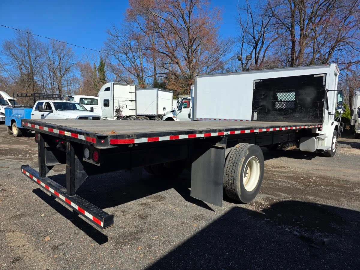 2020 Freightliner M2 106 - image 4