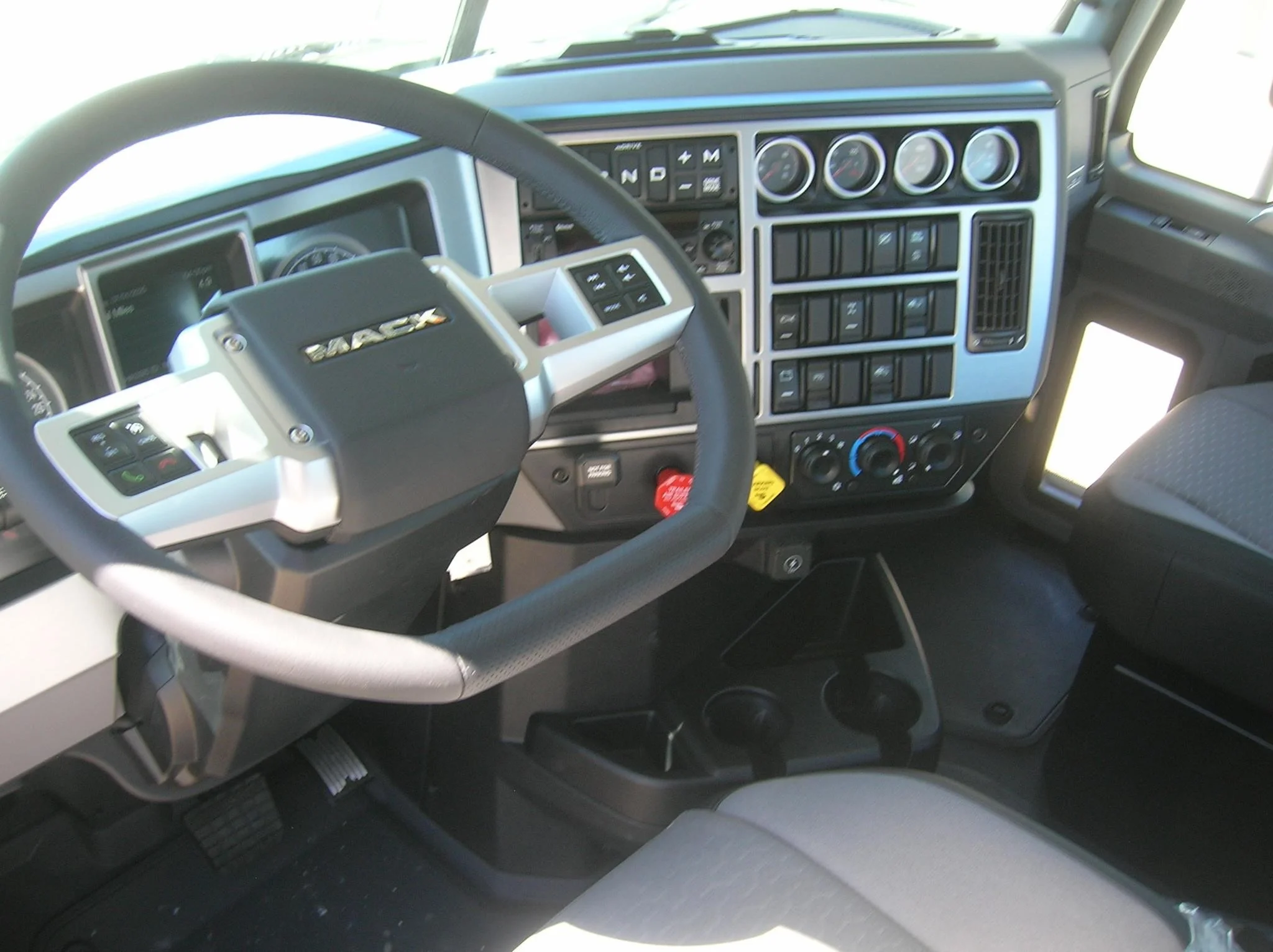 2026 Mack Anthem - image 6