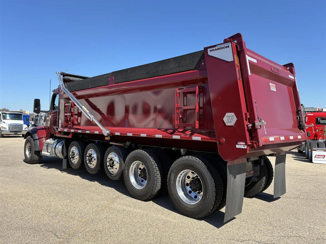 2027 Peterbilt 567 - image 5