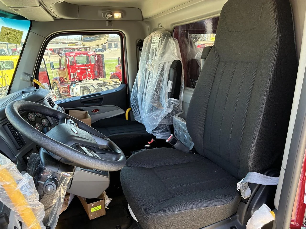 2027 Peterbilt 567 - image 8