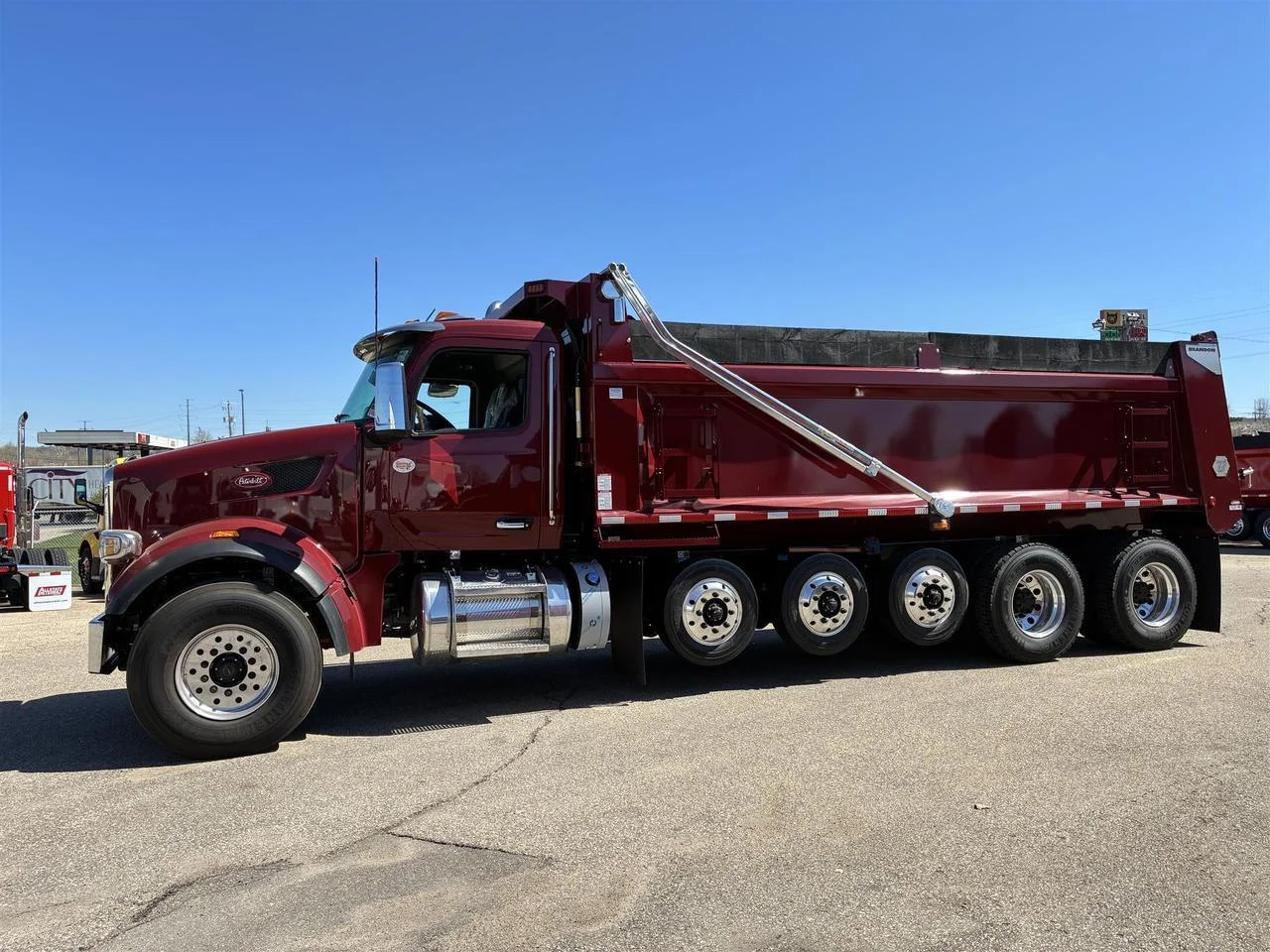 2027 Peterbilt 567 - image 3